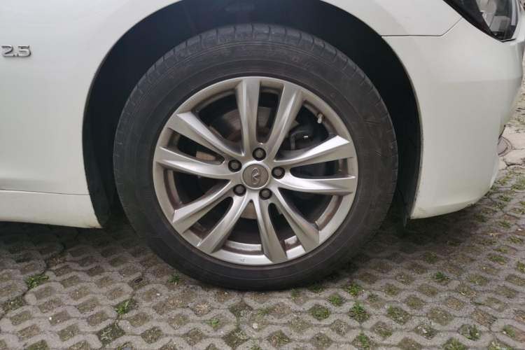 Used Infiniti Q70 2017 Q70L 2.5L Elite Edition Right Front Wheel Hub