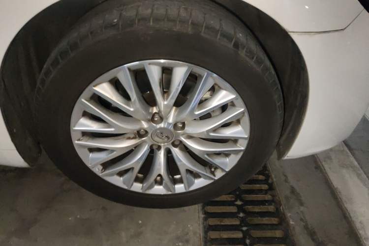 Used Infiniti Q70 2017 Q70L 2.5L Enjoyment Edition Right Front Wheel Hub
