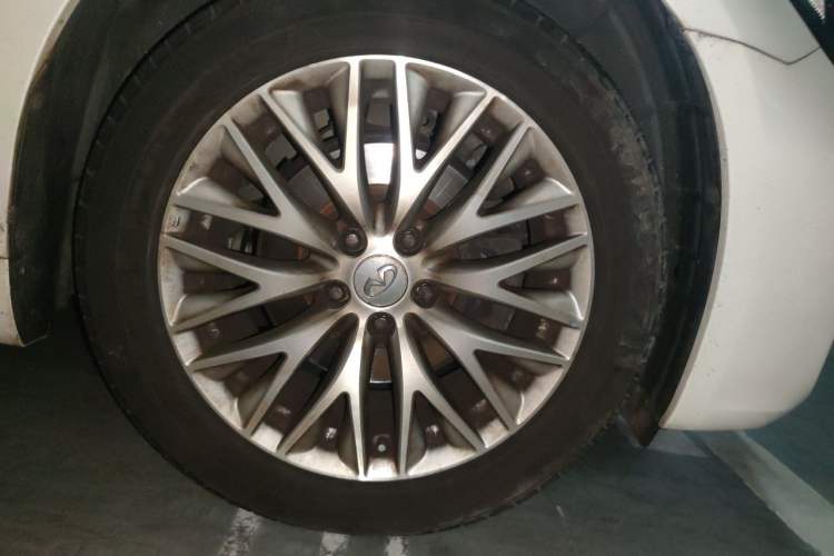 Used Infiniti Q70 2017 Q70L 2.5L Enjoyment Edition Right Front Wheel Hub