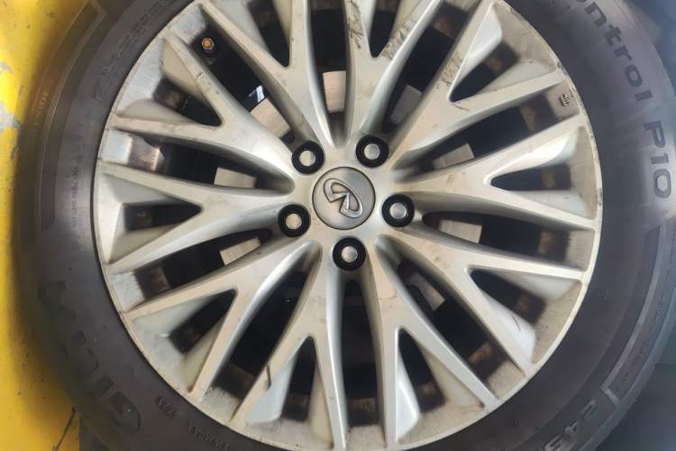 Used Infiniti Q70 2017 Q70L 2.5L Enjoyment Edition Right Front Wheel Hub