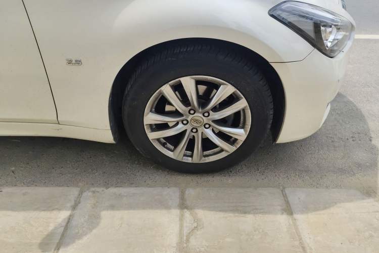 Used Infiniti Q70 2017 Q70L 2.5L Elite Edition Right Front Wheel Hub