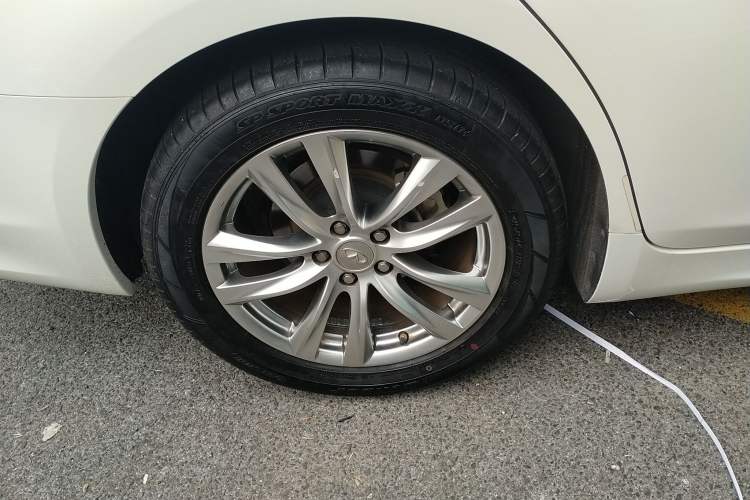 Used Infiniti Q70 2017 Q70L 2.5L Elite Edition Right Rear Wheel Hub