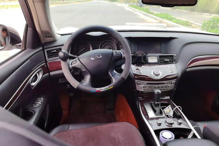 Used Infiniti Q70 2017 Q70L 2.5L Enjoyment Edition Steering Wheel