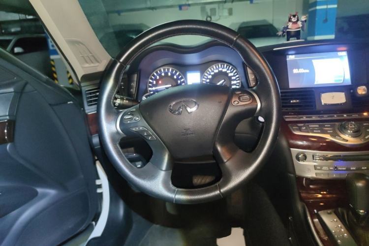 Used Infiniti Q70 2017 Q70L 2.5L Enjoyment Edition Steering Wheel