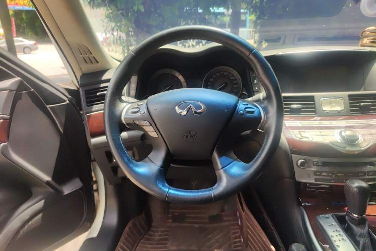 Used Infiniti Q70 2017 Q70L 2.5L Enjoyment Edition Steering Wheel