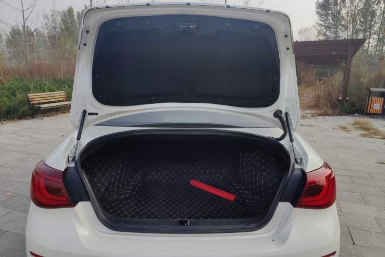Used Infiniti Q70 2017 Q70L 2.5L Elite Edition Trunk
