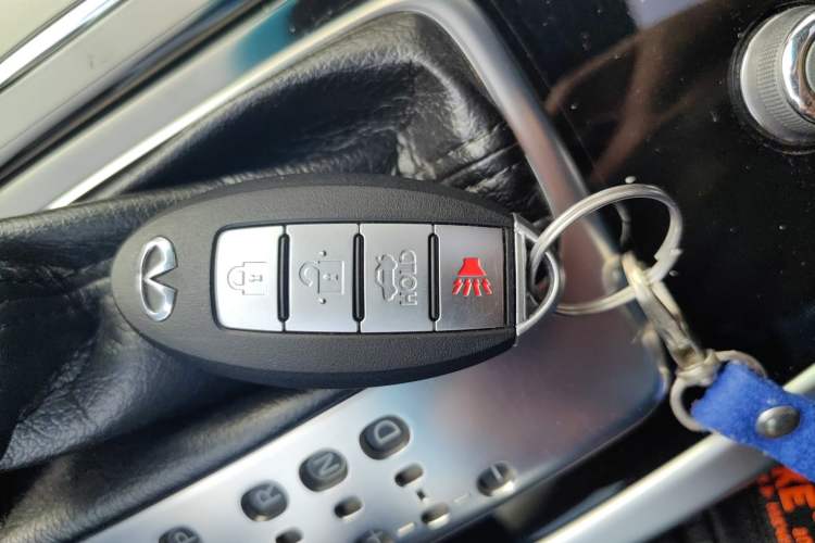 Used Infiniti Q70 2017 Q70L 2.5L Elite Edition Vehicle Key