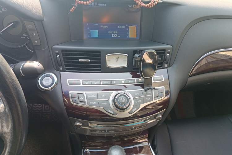 Used Infiniti Q70 2019 Q70L 2.0T Elite Plus Version Audio And AC Panel