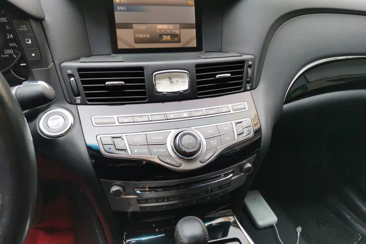 Used Infiniti Q70 2019 Q70L 2.0T Elite Edition Audio And AC Panel