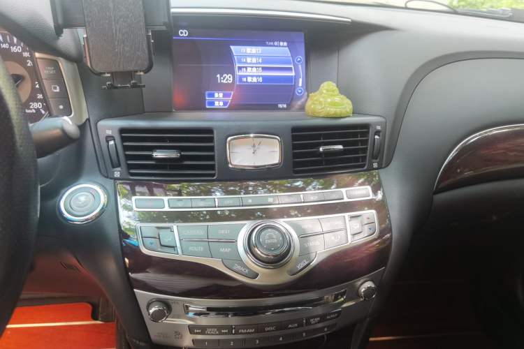 Used Infiniti Q70 2019 Q70L 2.0T Luxury Edition Audio And AC Panel