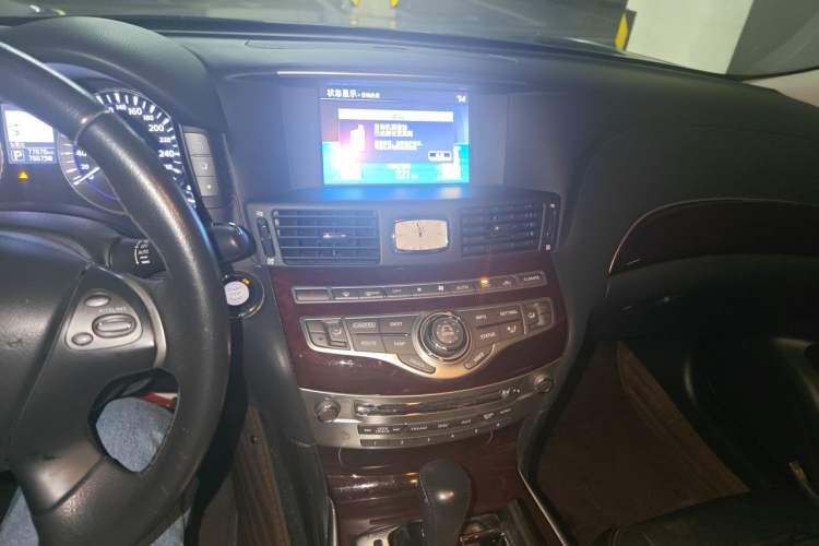 Used Infiniti Q70 2019 Q70L 2.0T Enjoyment Edition Audio And AC Panel