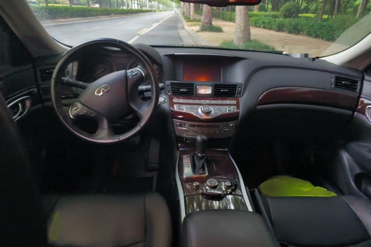 Used Infiniti Q70 2019 Q70L 2.0T Elite Plus Version Center Console