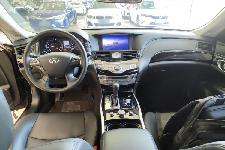 Used Infiniti Q70 2019 Q70L 2.0T Elite Edition Center Console