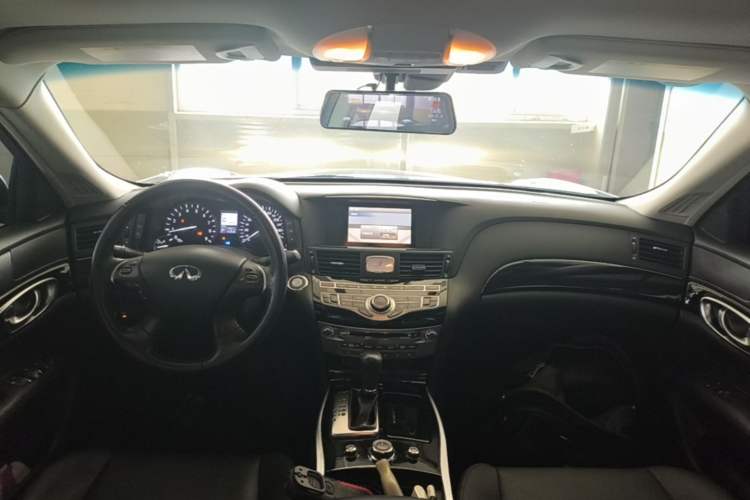 Used Infiniti Q70 2019 Q70L 2.0T Elite Edition Center Console