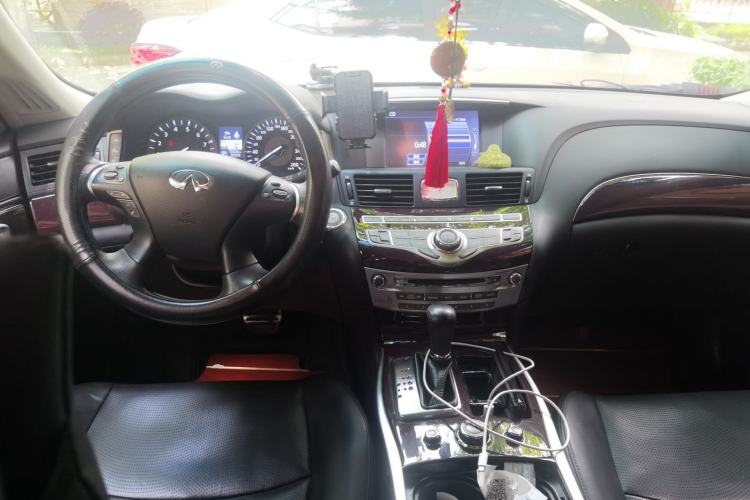 Used Infiniti Q70 2019 Q70L 2.0T Luxury Edition Center Console