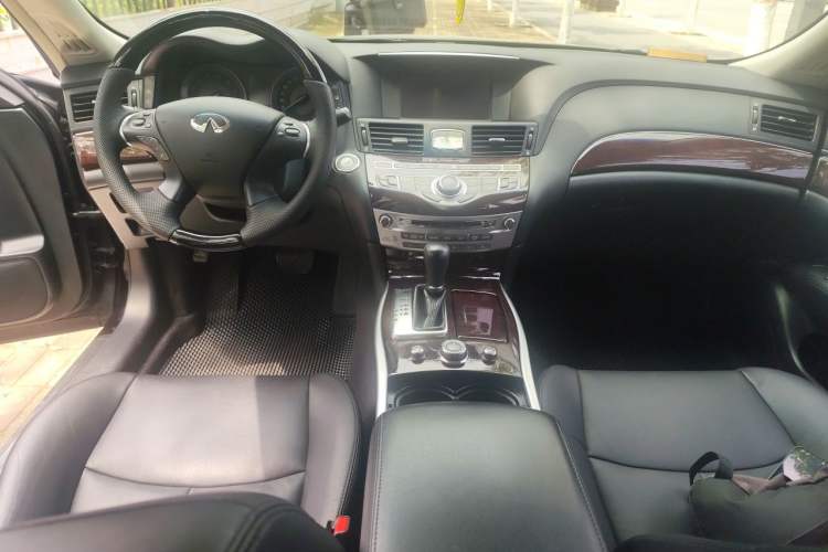Used Infiniti Q70 2019 Q70L 2.0T Elite Plus Version Center Console