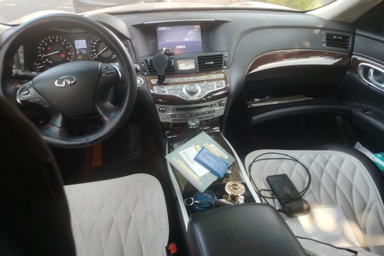 Used Infiniti Q70 2019 Q70L 2.0T Enjoyment Edition Center Console