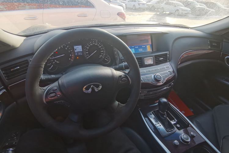 Used Infiniti Q70 2019 Q70L 2.0T Enjoyment Edition Center Console
