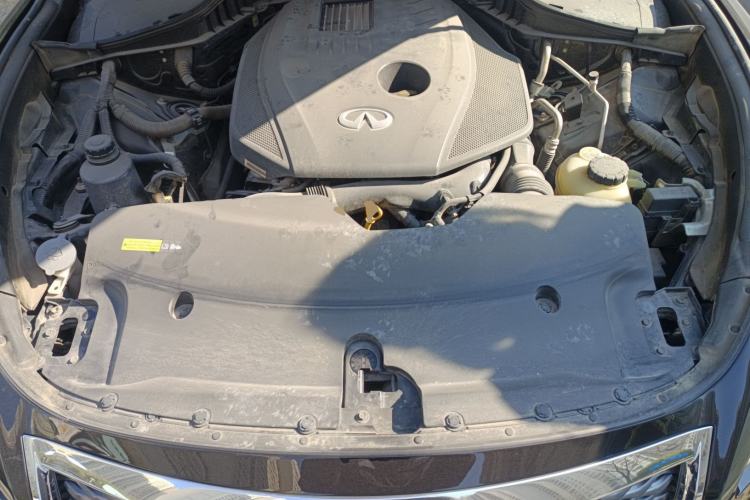 Used Infiniti Q70 2019 Q70L 2.0T Elite Plus Version Engine Bay