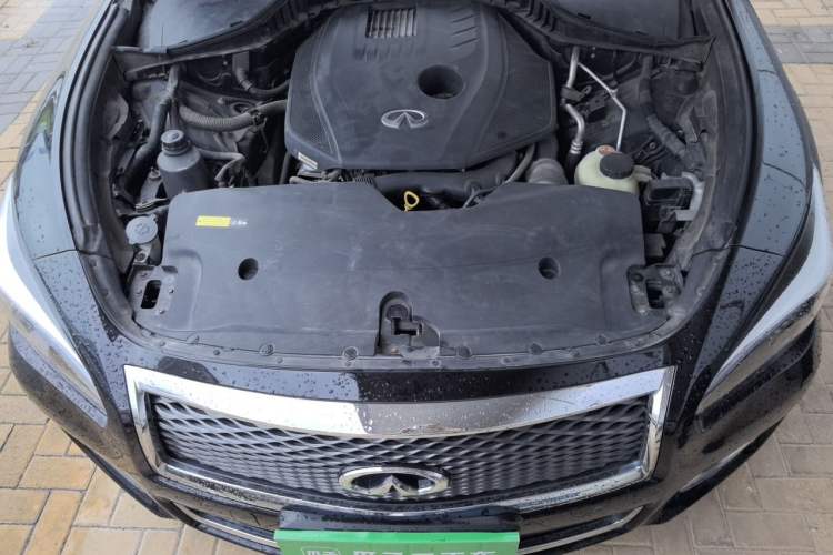 Used Infiniti Q70 2019 Q70L 2.0T Elite Plus Version Engine Bay