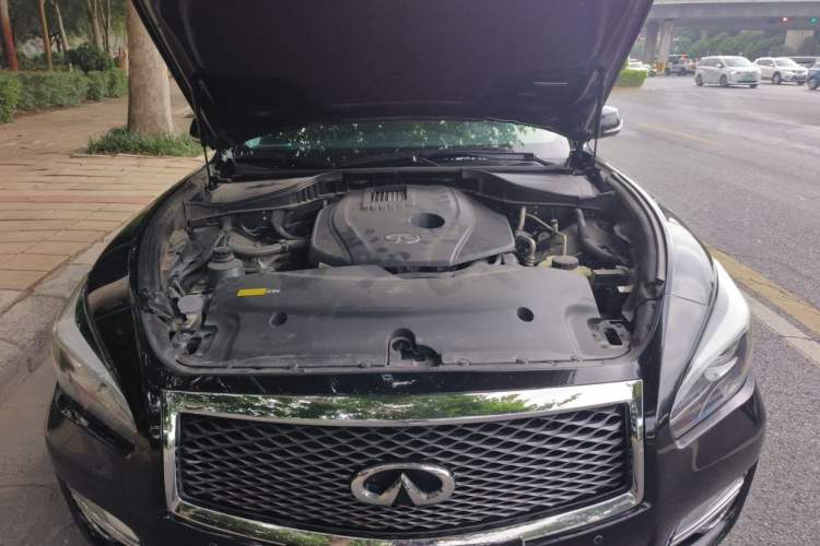 Used Infiniti Q70 2019 Q70L 2.0T Elite Plus Version Engine Bay