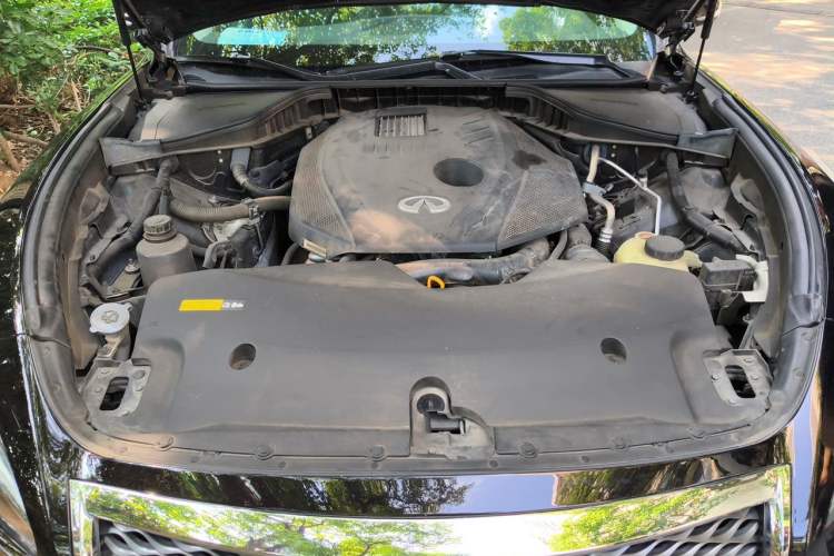 Used Infiniti Q70 2019 Q70L 2.0T Elite Plus Version Engine Bay