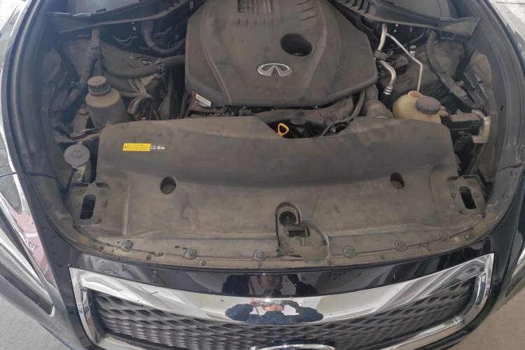 Used Infiniti Q70 2019 Q70L 2.0T Elite Plus Version Engine Bay