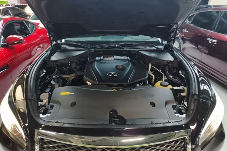 Used Infiniti Q70 2019 Q70L 2.0T Elite Plus Version Engine Bay