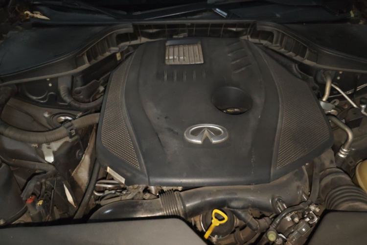 Used Infiniti Q70 2019 Q70L 2.0T Enjoyment Edition Engine Bay