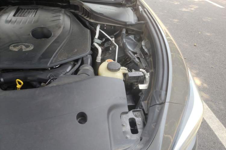 Used Infiniti Q70 2019 Q70L 2.0T Enjoyment Edition Engine Bay Left