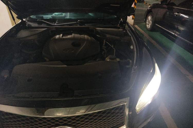 Used Infiniti Q70 2019 Q70L 2.0T Elite Edition Engine Bay Left