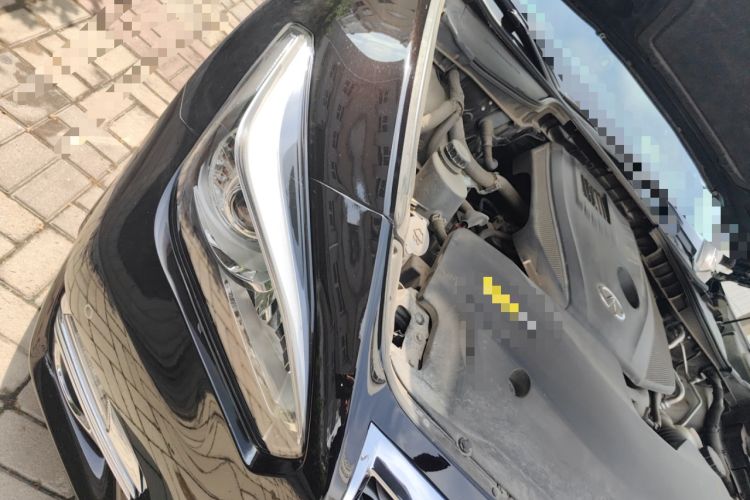 Used Infiniti Q70 2019 Q70L 2.0T Elite Plus Version Engine Bay Right