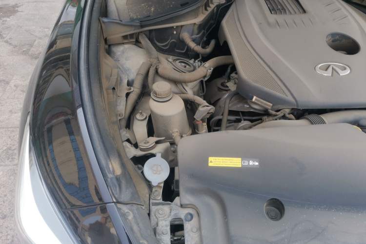 Used Infiniti Q70 2019 Q70L 2.0T Elite Edition Engine Bay Right