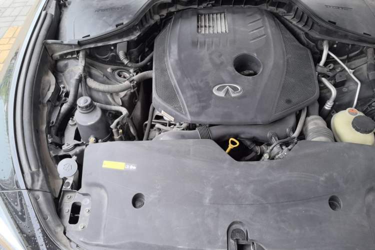 Used Infiniti Q70 2019 Q70L 2.0T Elite Plus Version Engine Bay Right