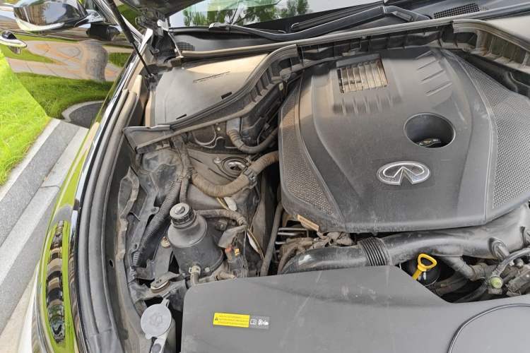 Used Infiniti Q70 2019 Q70L 2.0T Enjoyment Edition Engine Bay Right