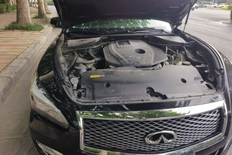 Used Infiniti Q70 2019 Q70L 2.0T Elite Plus Version Engine Bay Right