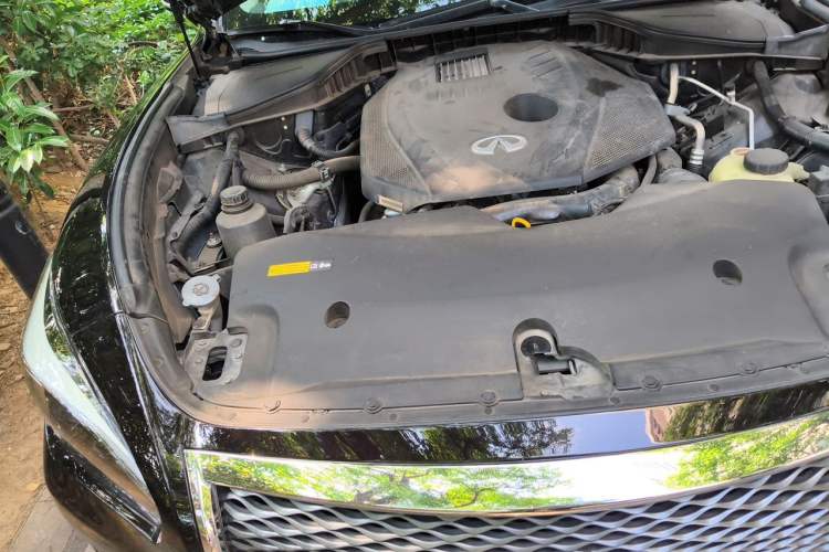 Used Infiniti Q70 2019 Q70L 2.0T Elite Plus Version Engine Bay Right