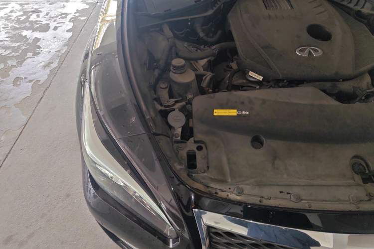 Used Infiniti Q70 2019 Q70L 2.0T Elite Plus Version Engine Bay Right