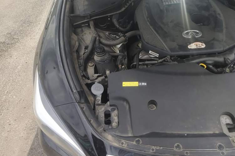 Used Infiniti Q70 2019 Q70L 2.0T Elite Plus Version Engine Bay Right