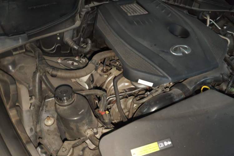 Used Infiniti Q70 2019 Q70L 2.0T Enjoyment Edition Engine Bay Right