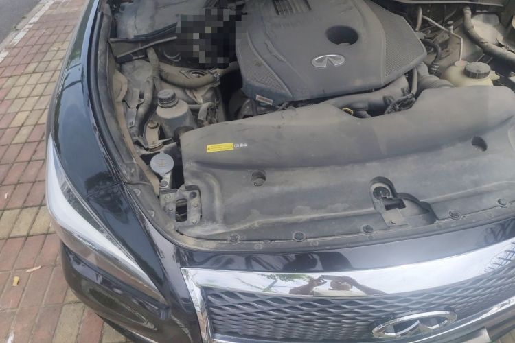Used Infiniti Q70 2019 Q70L 2.0T Elite Plus Version Engine Bay Right