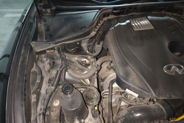 Used Infiniti Q70 2019 Q70L 2.0T Enjoyment Edition Engine Bay Right