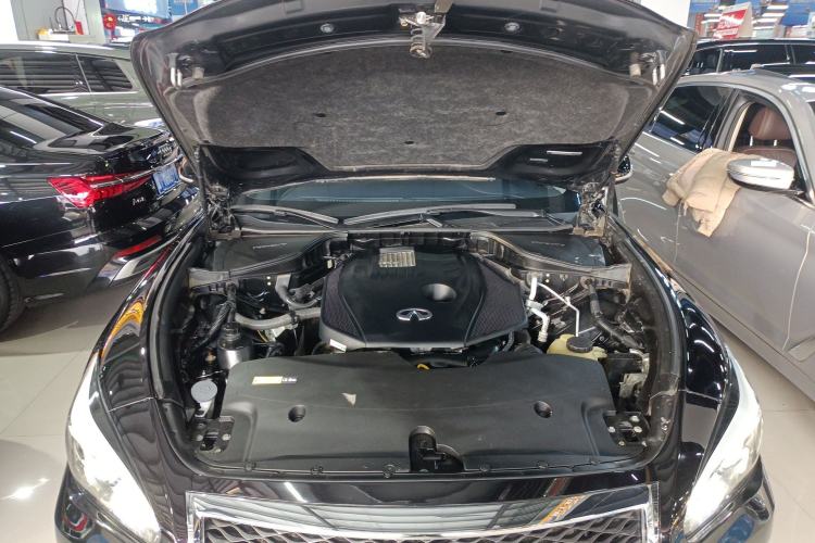 Used Infiniti Q70 2019 Q70L 2.0T Elite Plus Version Engine Bay