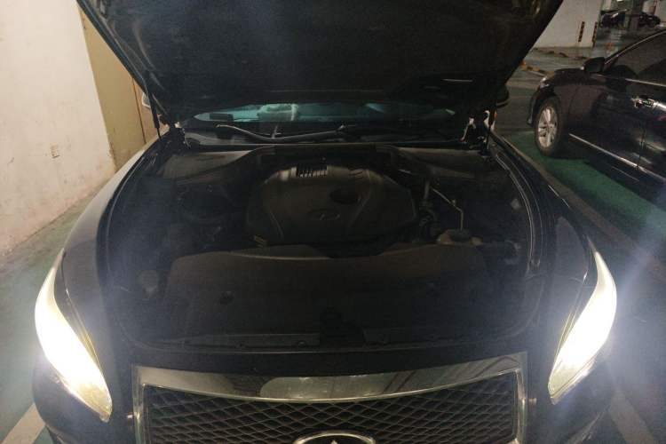 Used Infiniti Q70 2019 Q70L 2.0T Elite Edition Engine Bay