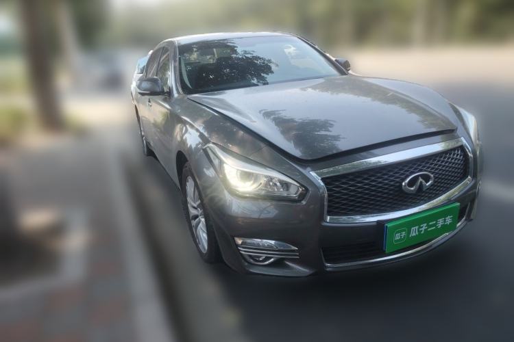 Used Infiniti Q70 2019 Q70L 2.0T Enjoyment Edition Front Right 45 Deg