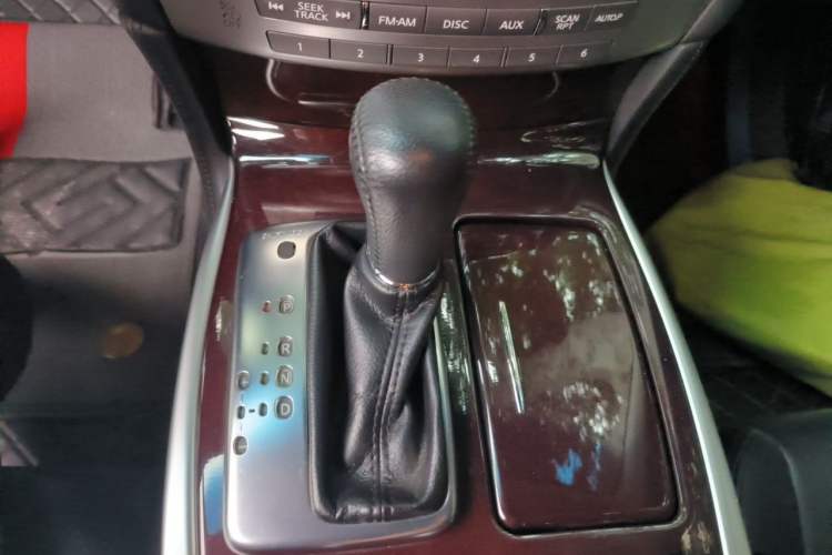 Used Infiniti Q70 2019 Q70L 2.0T Elite Plus Version Gear Lever