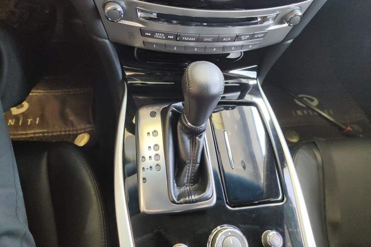 Used Infiniti Q70 2019 Q70L 2.0T Elite Edition Gear Lever