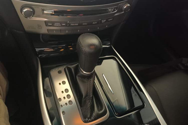 Used Infiniti Q70 2019 Q70L 2.0T Elite Edition Gear Lever