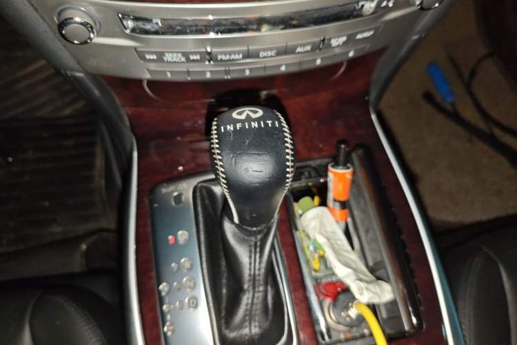 Used Infiniti Q70 2019 Q70L 2.0T Enjoyment Edition Gear Lever