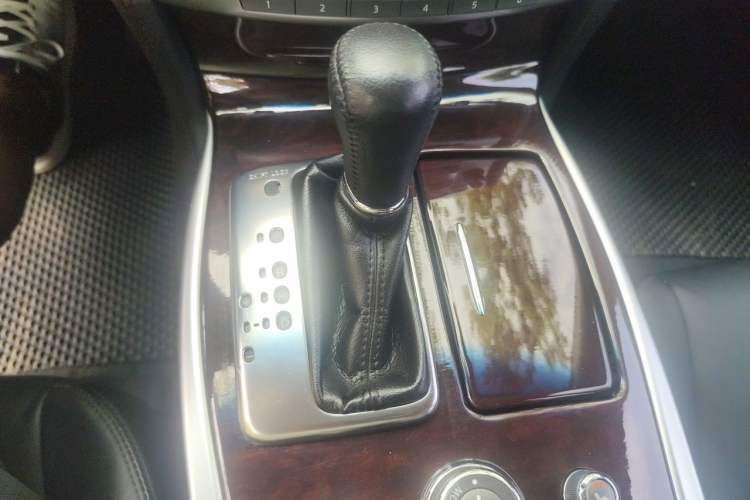 Used Infiniti Q70 2019 Q70L 2.0T Elite Plus Version Gear Lever